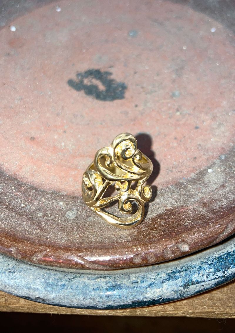 HOLIDAY HEARTS 011 (GOLD)