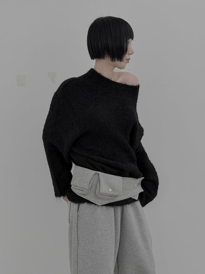 Solid loose-fit one-off knit sweatshirt