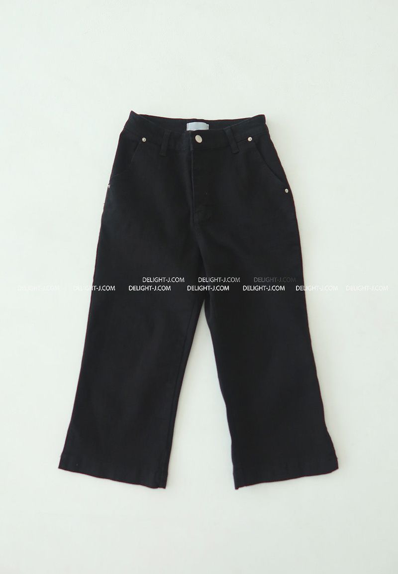 Slit Capri Three-Quarter Bootcut Pants