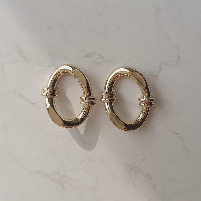 Knotted Oval Ring Piercing - Gold