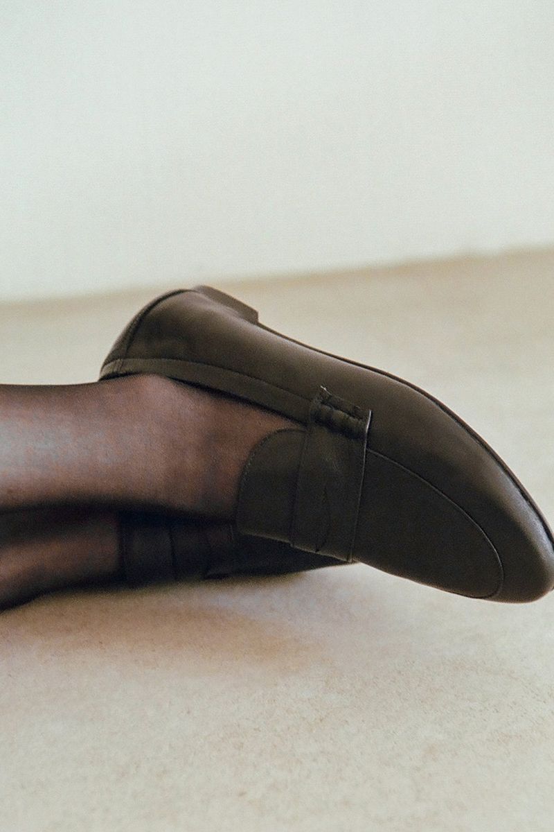 MODERN PENNY LOAFER IN BLACK