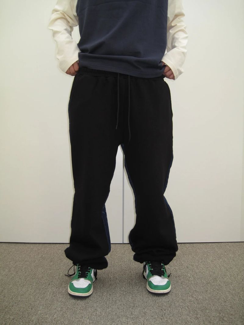 Denim Contrast Lettering Sweatpants (2 Colors)