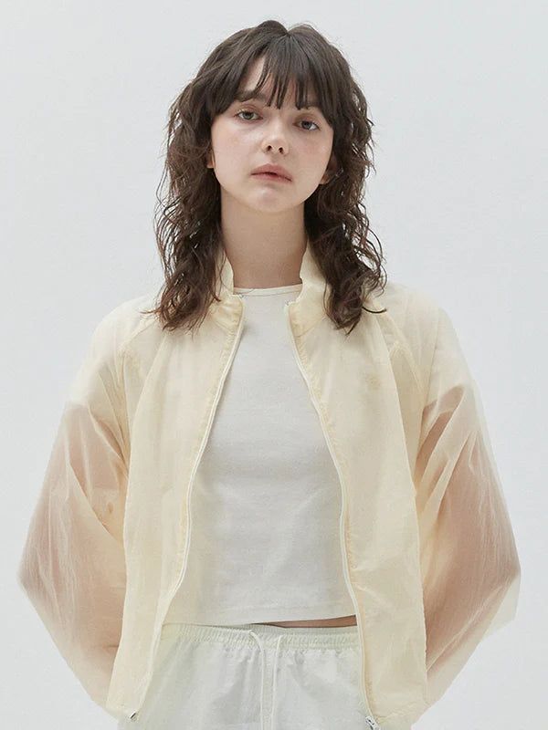 KIRSH（キルシー）の「KIRSH PLAIN ULTRALIGHT CROP WINDBREAK - IVORY （Jackets/Outerwear）」
