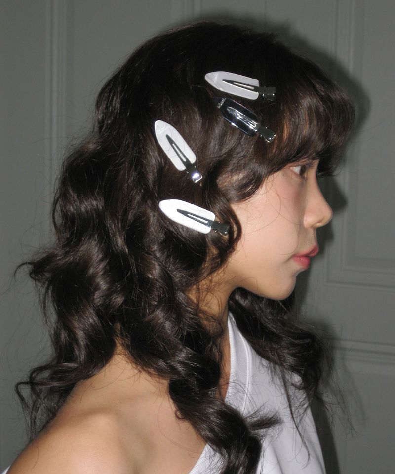 it doesn't matter.（イットダズントマッター）の「 [2 set] IDMT バックステージピン (ホワイト)（ヘアアクセサリー）」