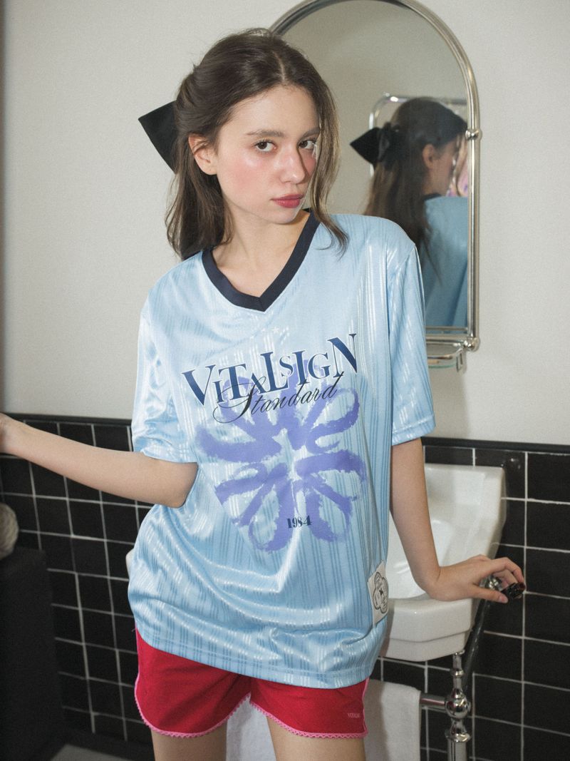 VITALSIGN(バイタルサイン)の「Glossy Stripe Logo T-shirt (Light Blue)(Tops)」