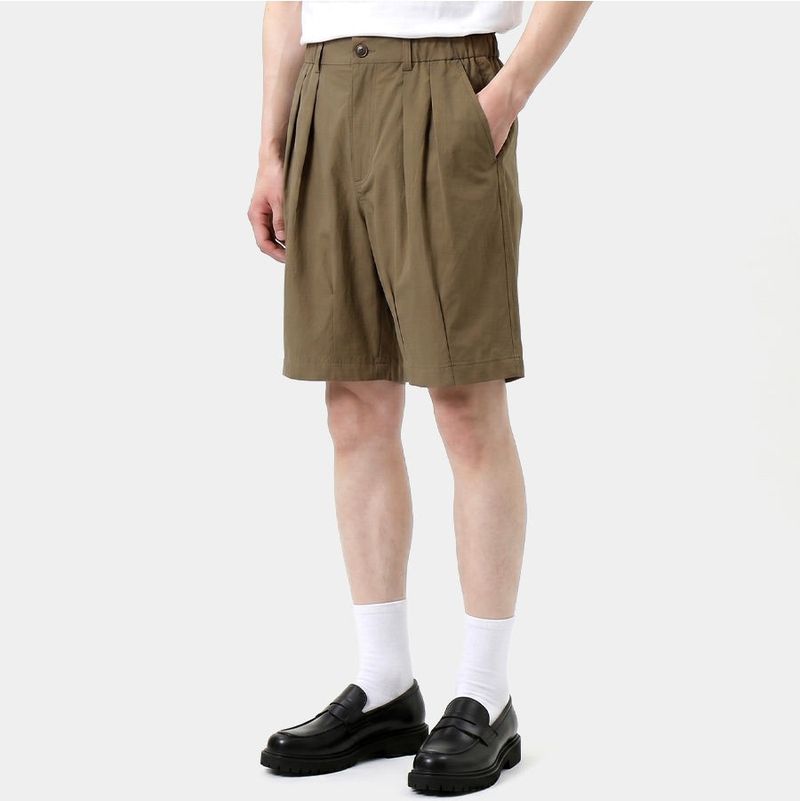 Nylon Stretch Double-Pleat Shorts Beige