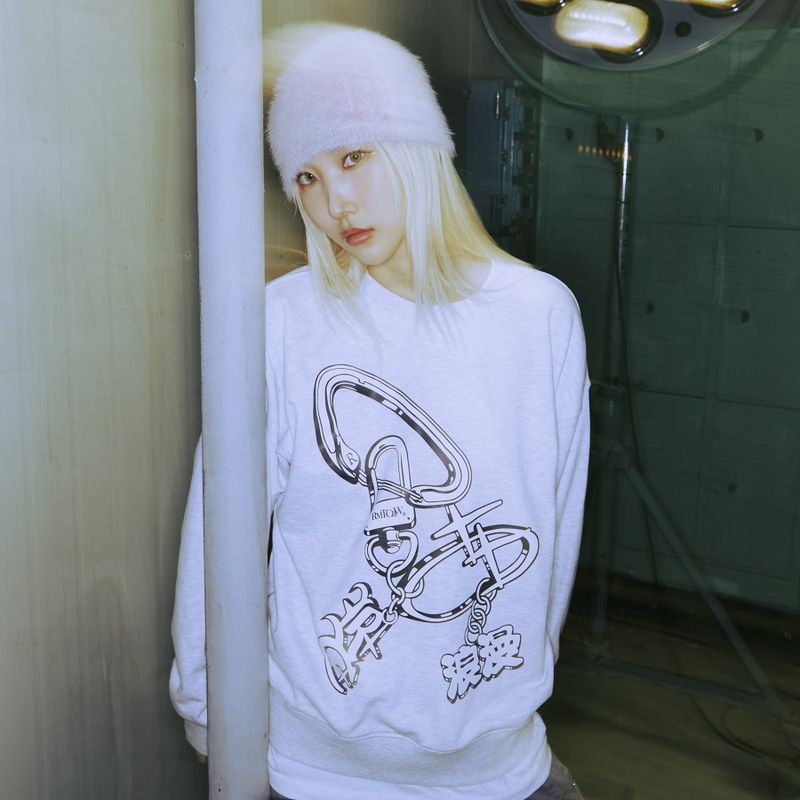 ROMANTIC CROWN（ロマンティッククラウン）の「SILVER KEY-RING LOGO CREWNECK（Tops）」