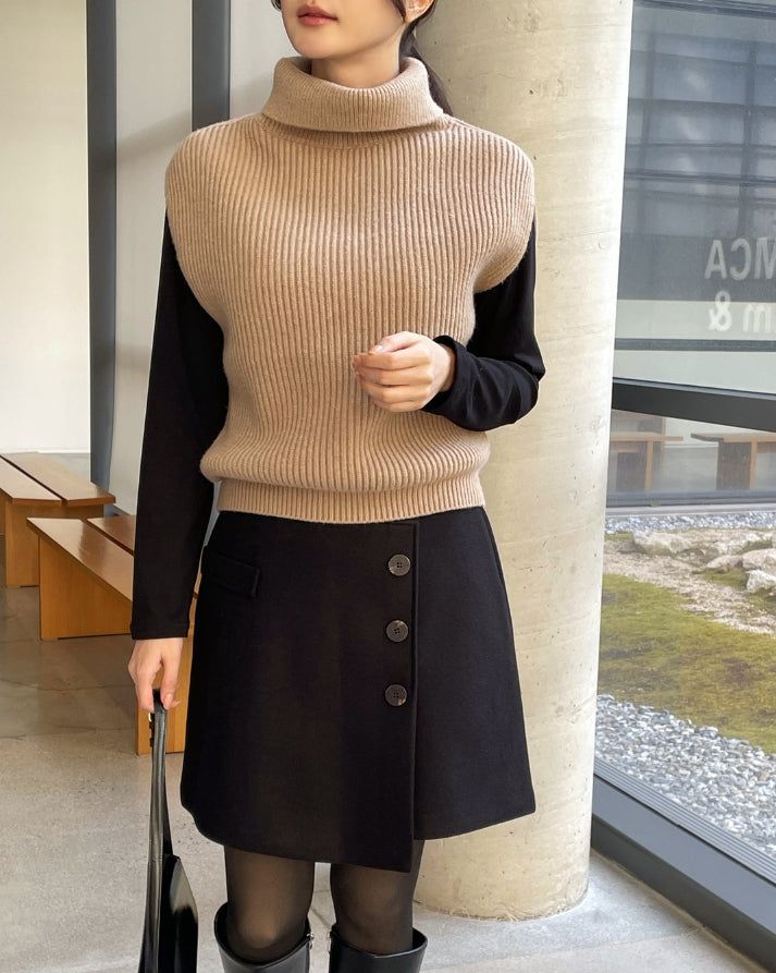Koan double turtle silt knit vest