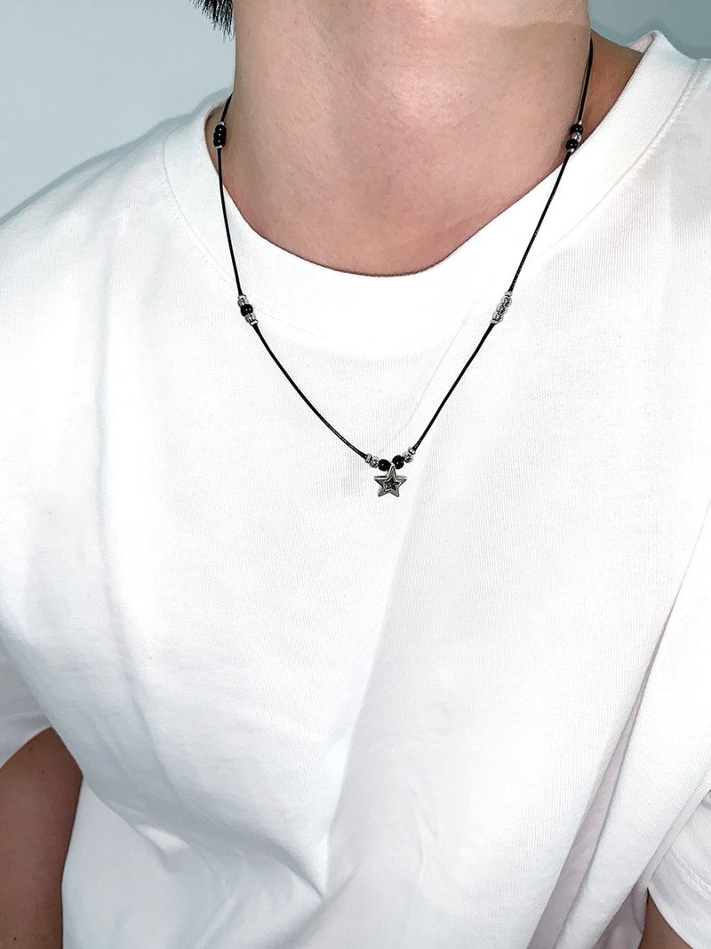 ETOILE STRING NECKLACE