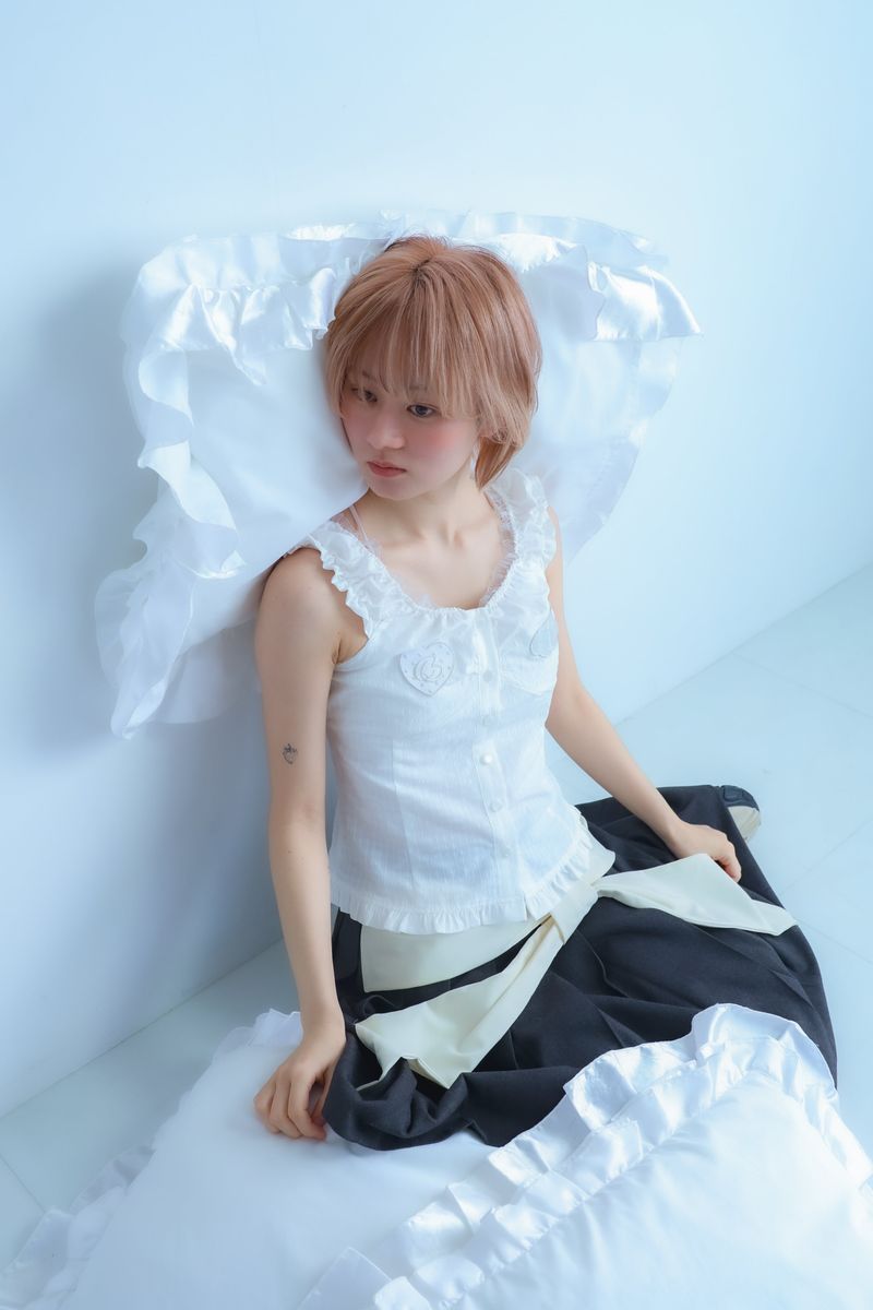LMpatch frillblouse(white)