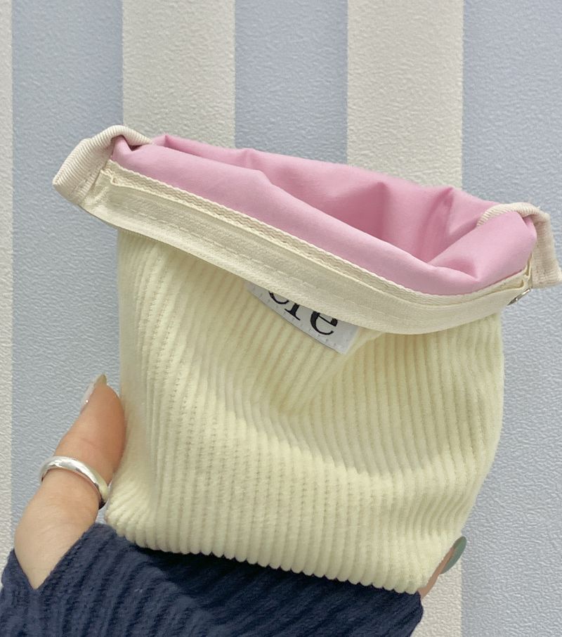 classic pouch_corduroy creamgreen