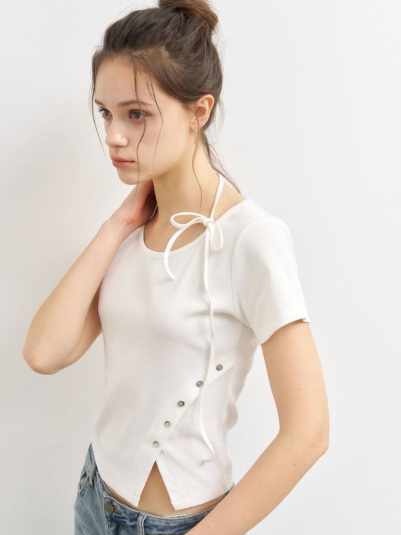 GENERAL IDEA（ジェネラルアイディア）の「【即日発送】ボタンスリットストリングハーフTシャツ（トップス）」