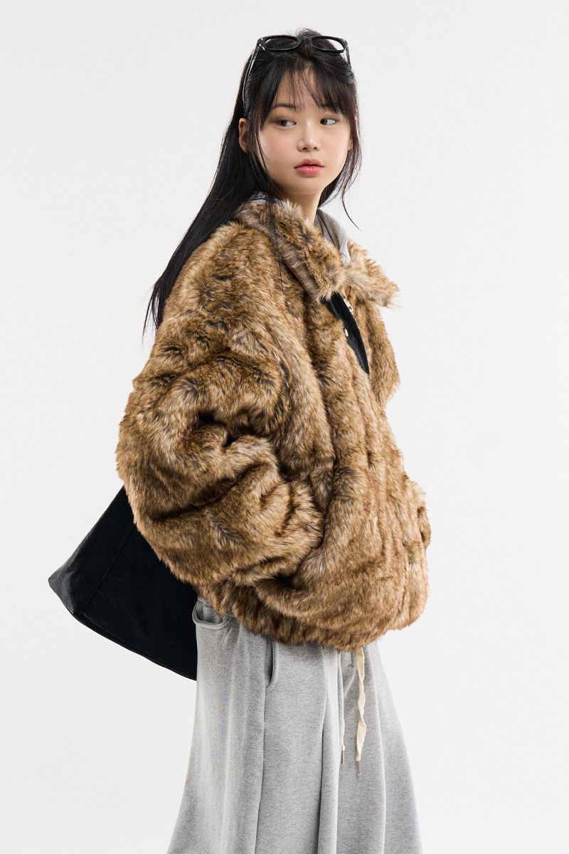 Luna detachable hood loose fur jacket