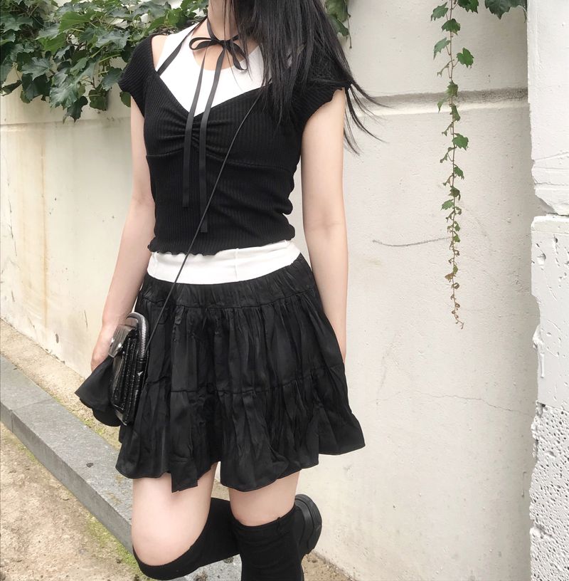 heenytsuki(ヒニツキ)の「romantic lovely ribbon choker frill ribbed T-shirt(Tops)」