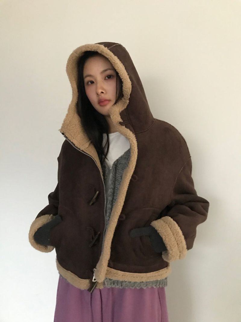 Femme Duffle Hooded Faux Shearling Jacket (2color)