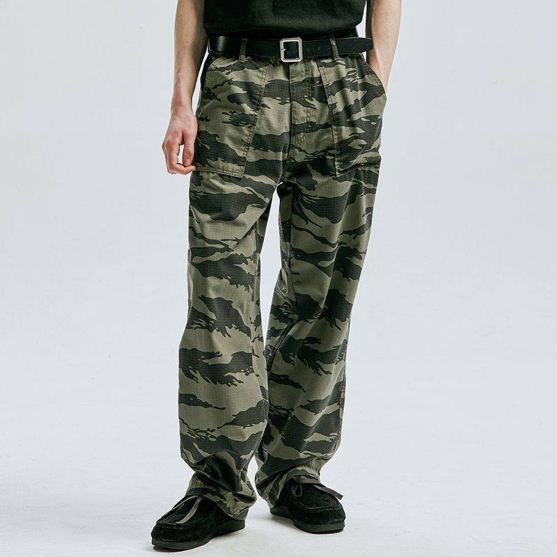 KND(ケイエンド)の「TIGER CAMO FATIGUE PANTS(Pants)」