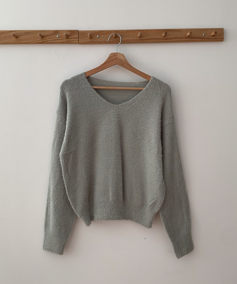 Soft Angora V-neck knitwear