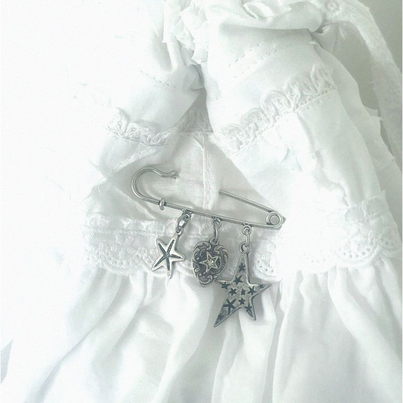 Love star pin