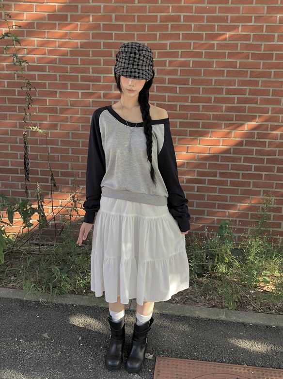 Tran Off-Shoulder Raglan Sweatshirt