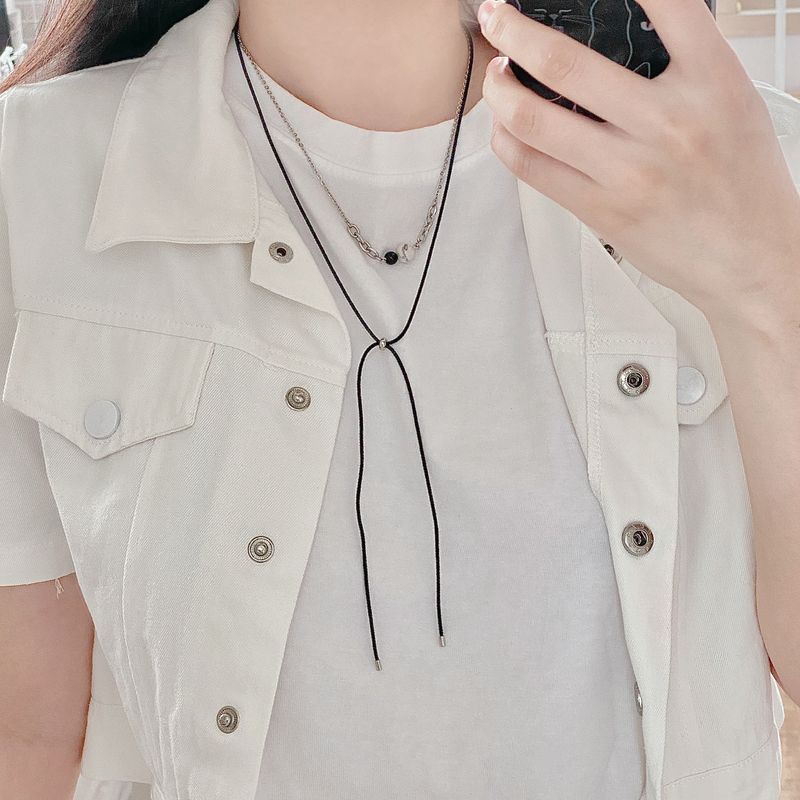 simple knotted string necklace
