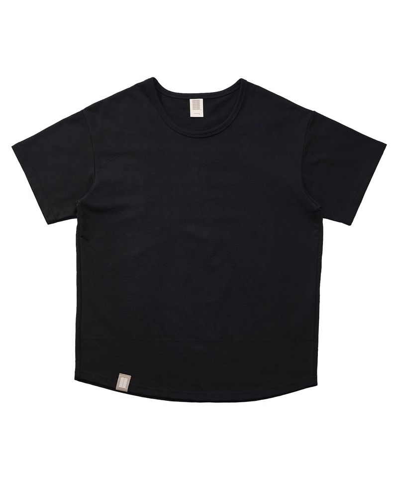 A NOTHING（アナッシング）の「ESSENTIAL PLEAT U-NECK 1/2 TEE (Black)（Tops）」