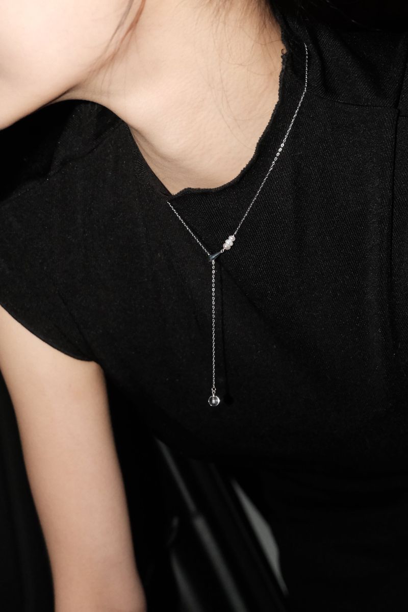 DEWKISSED PEARL NECKLACE