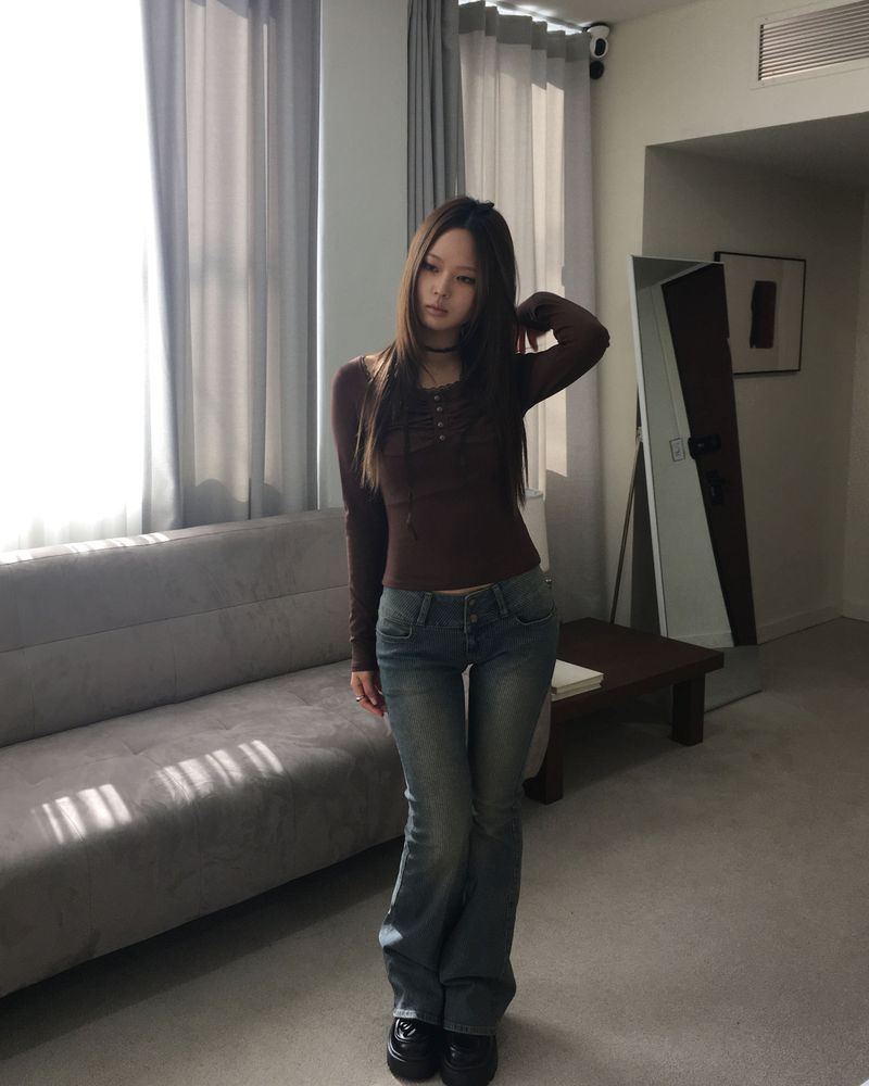 Grunge boots cut denim pants