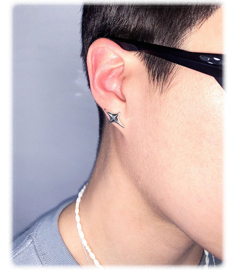 STING EARRING