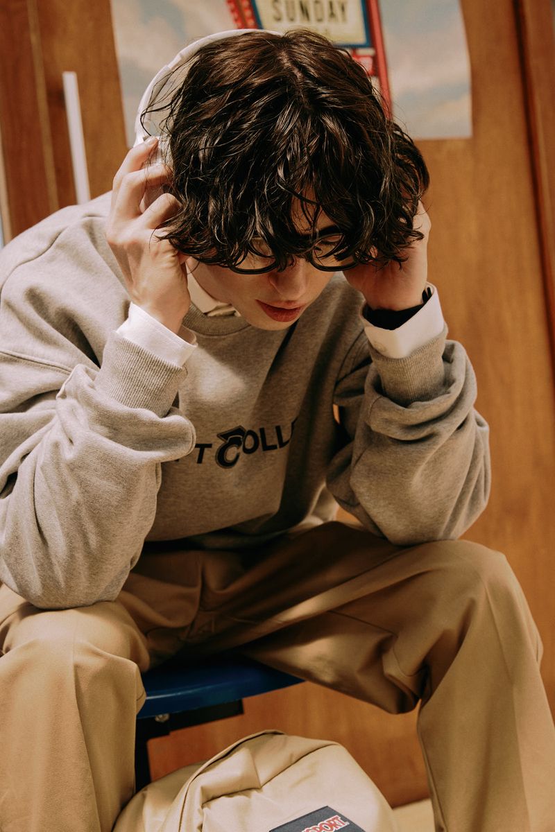 ベーシックラインロゴスウェットシャツ・グレー［ユニセックス］/ Basic Line Logo Unisex Gray Sweat Shirt