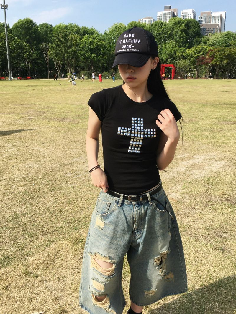 Metal Cross Stud Slim Short Sleeve Tee (3c)