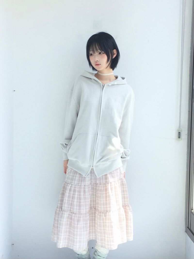 cream checkered pocket skirt