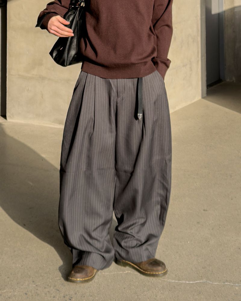 Lentic Side Pintuck Striped Slacks