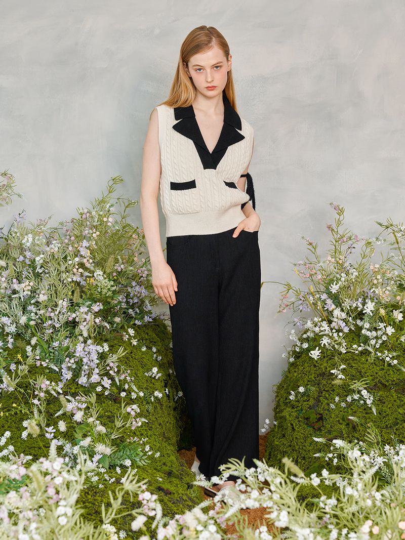 Double collar Cable Knit Vest