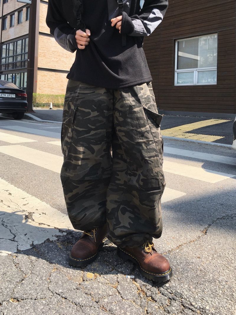 DISCERNMENT(ディサーンメント)の「バーキンカモワイドパンツ2C(パンツ)」