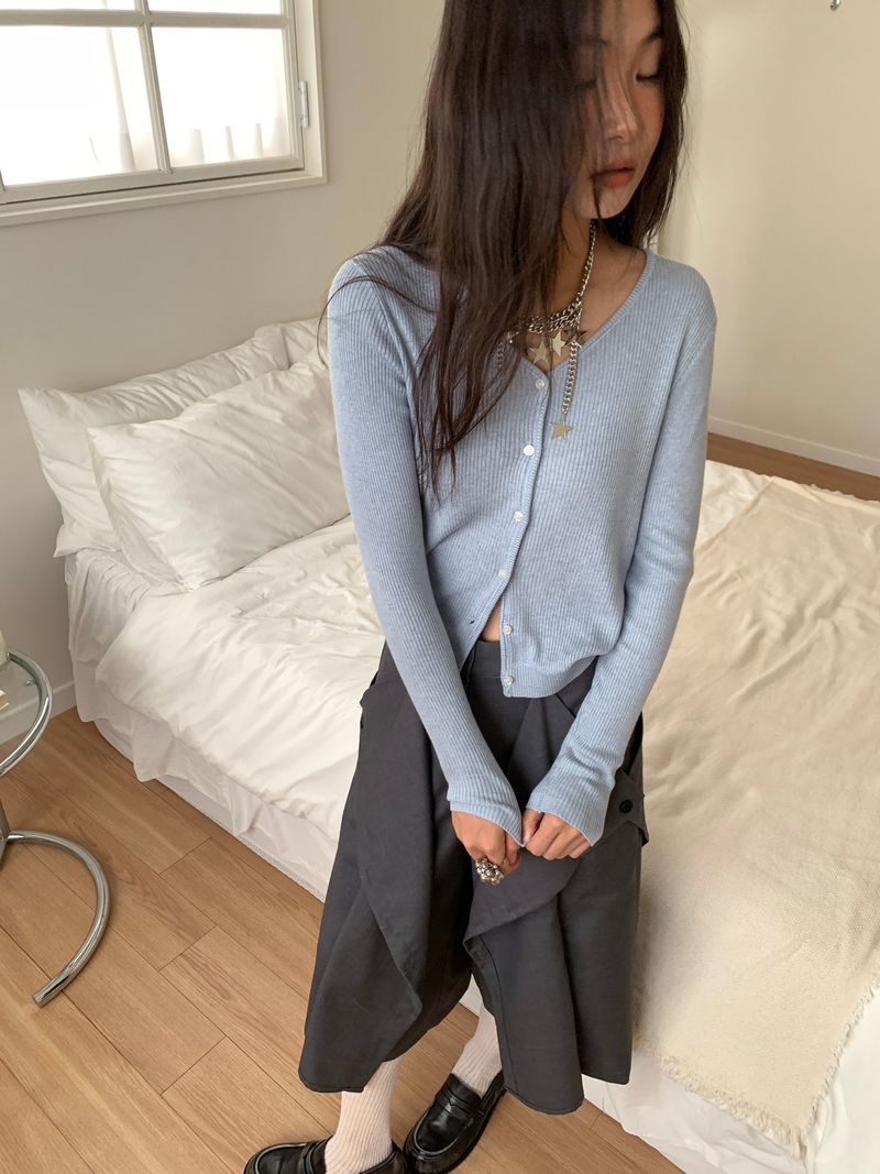 WOOL V-NECK CARDIGAN (5C)