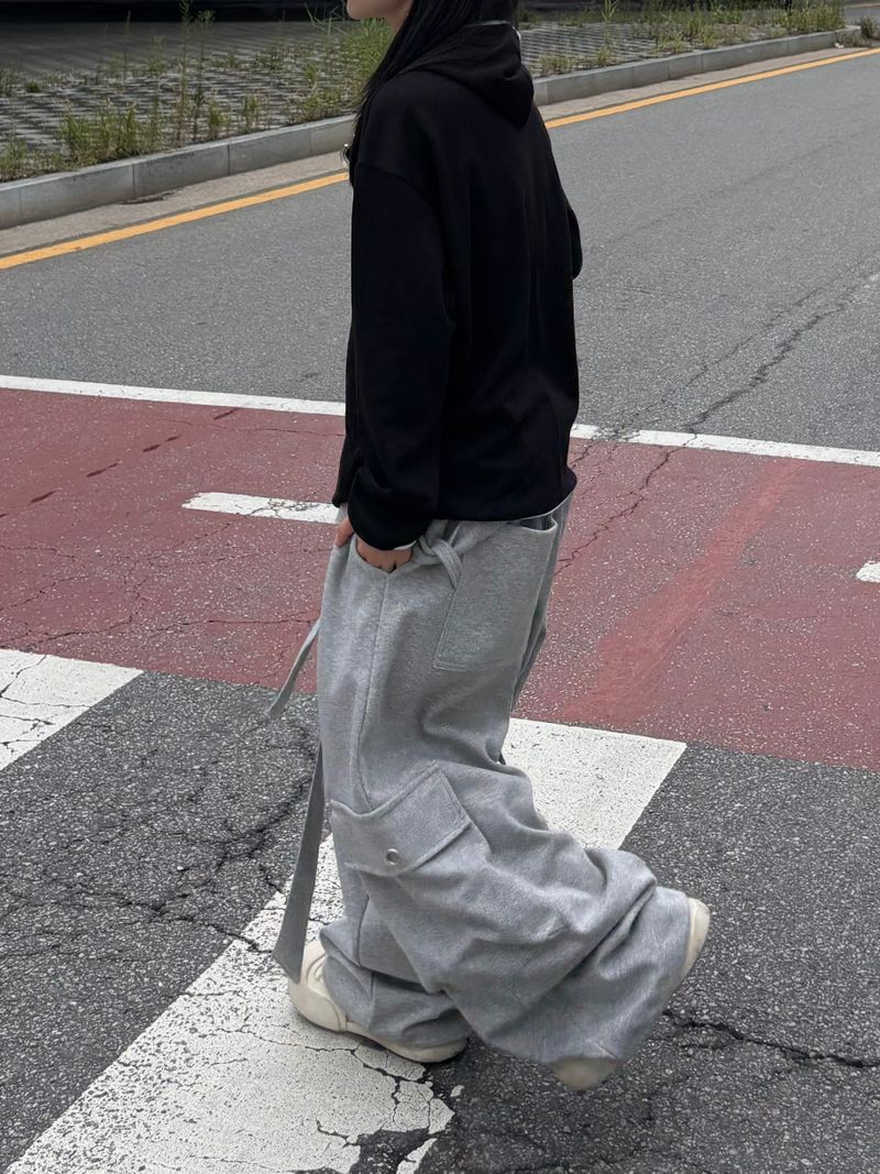 drop eyelet cargo sweatpants