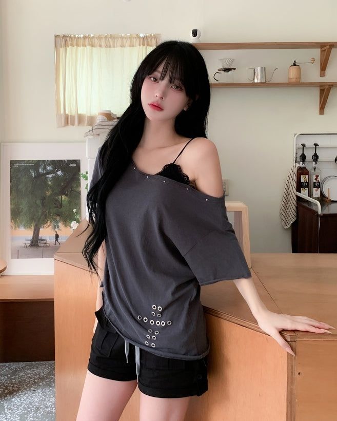 Hati Cross Punching Studded Short Sleeve