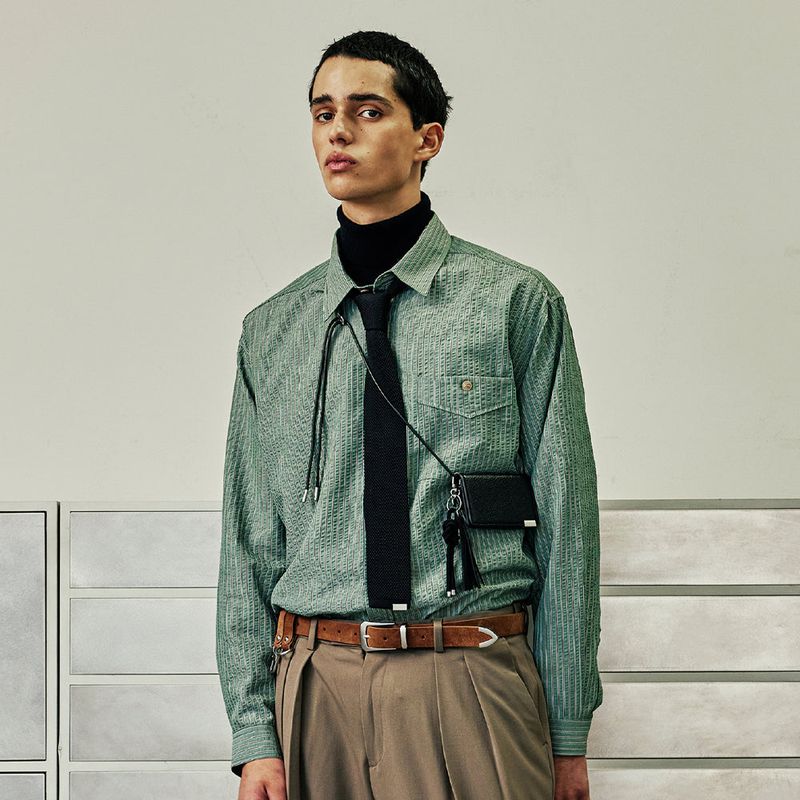 S SY（エスエスワイ）の「[SET] everyday stripe shirt & square tip knit tie green（Tops）」