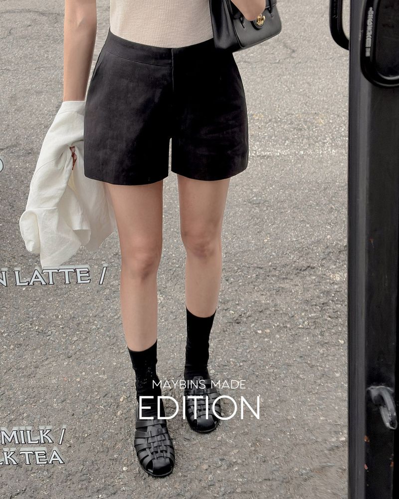 MADE. Serin linen short pants