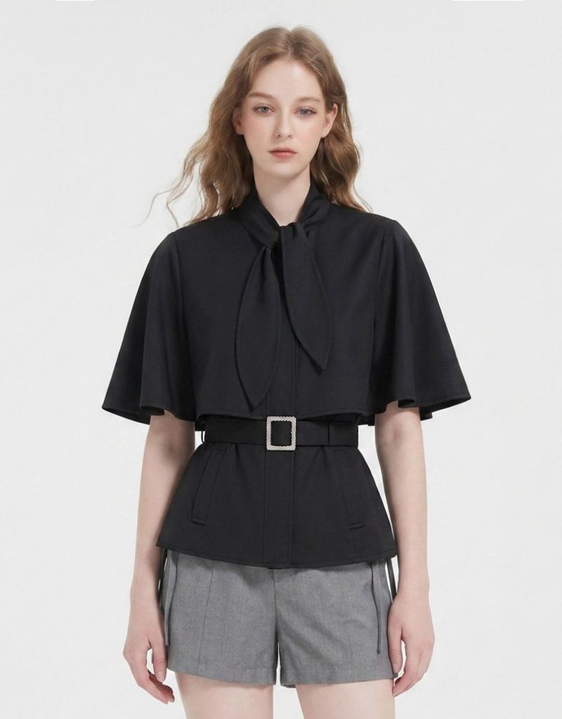 TWEEDY-A（ツウィーディア）の「[PRE-FALL] [ATELIER] エリーズ リボンタイ ベルテッド ケープジャケット ブラック（ジャケット/アウター）」