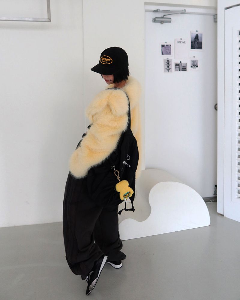 Pastel collar fake fur jacket