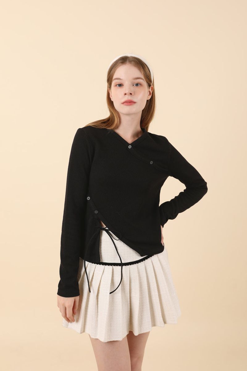 V-neck Slit T-shirt Black