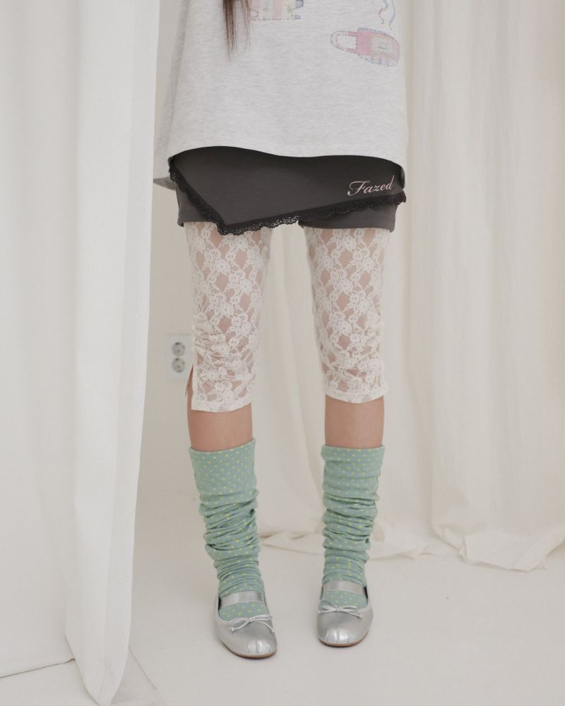 Fazed（フェイズド）の「BUTTON LACE CAPRI PANTS / WHITE（Pants）」