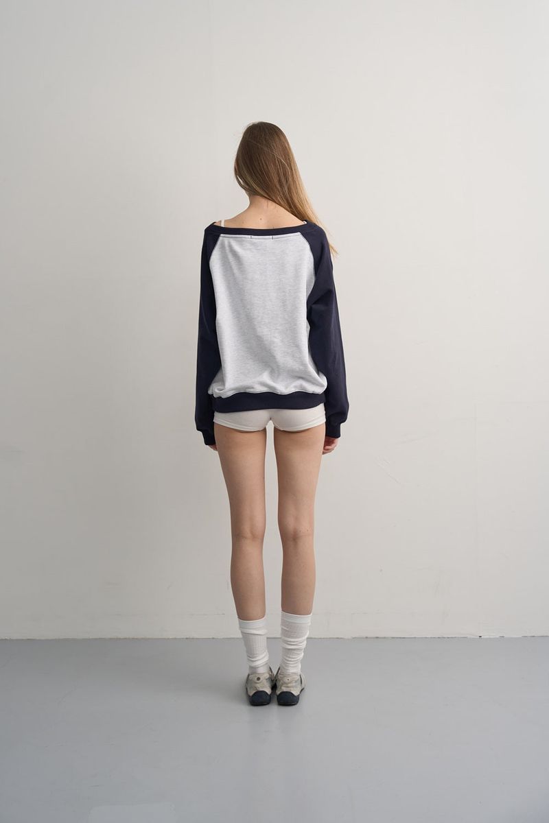 RAGLAN POCKET SWEATSHIRT