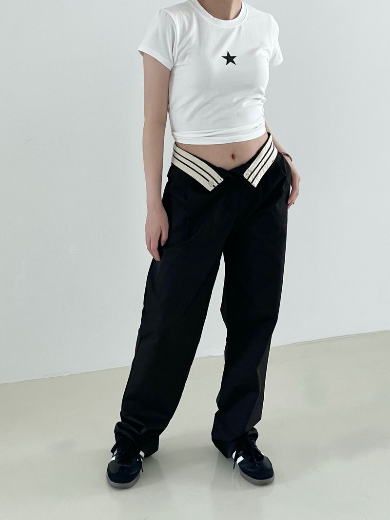 Waist point two tuck slacks