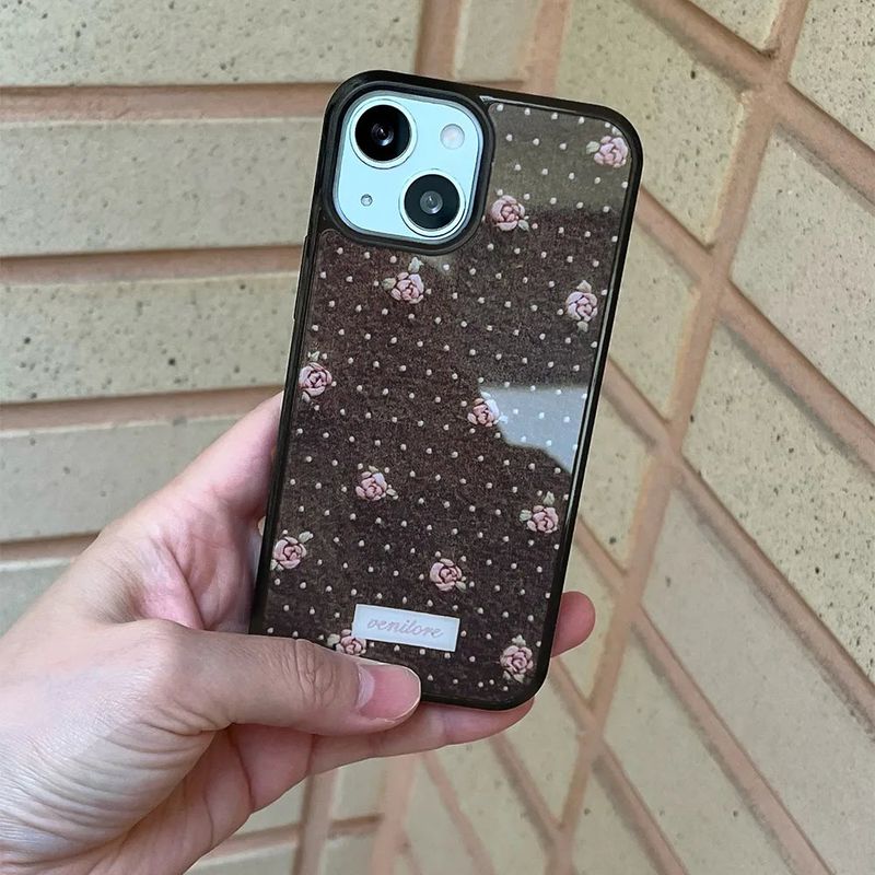 venitore（ヴェニトー）の「[MADE][グラスバンパーケース]パラ刺繍ニットケース ブラウン（スマホグッズ/小物）」