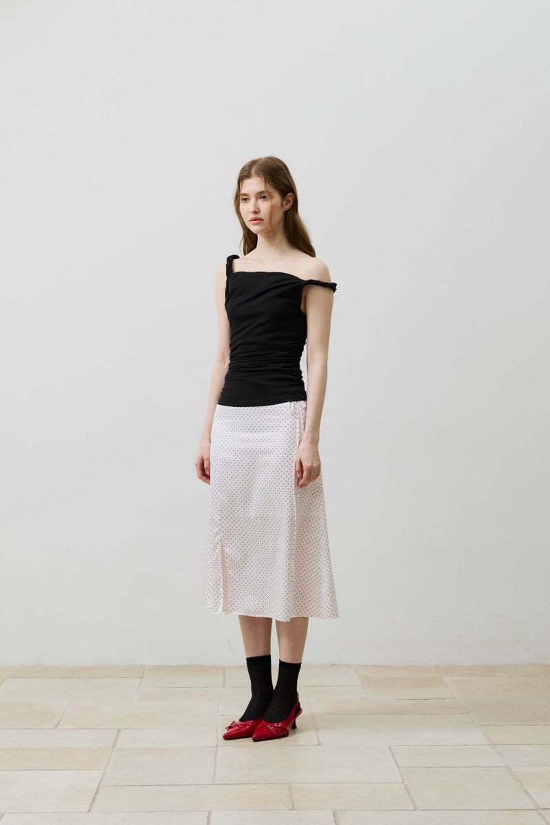 COS TWISTED SHIRRLING TOP / BLACK