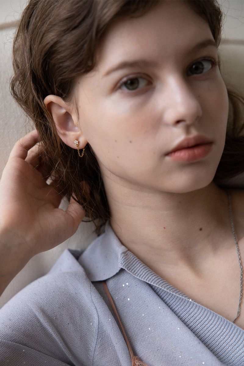 Tiny star and chain drop earring