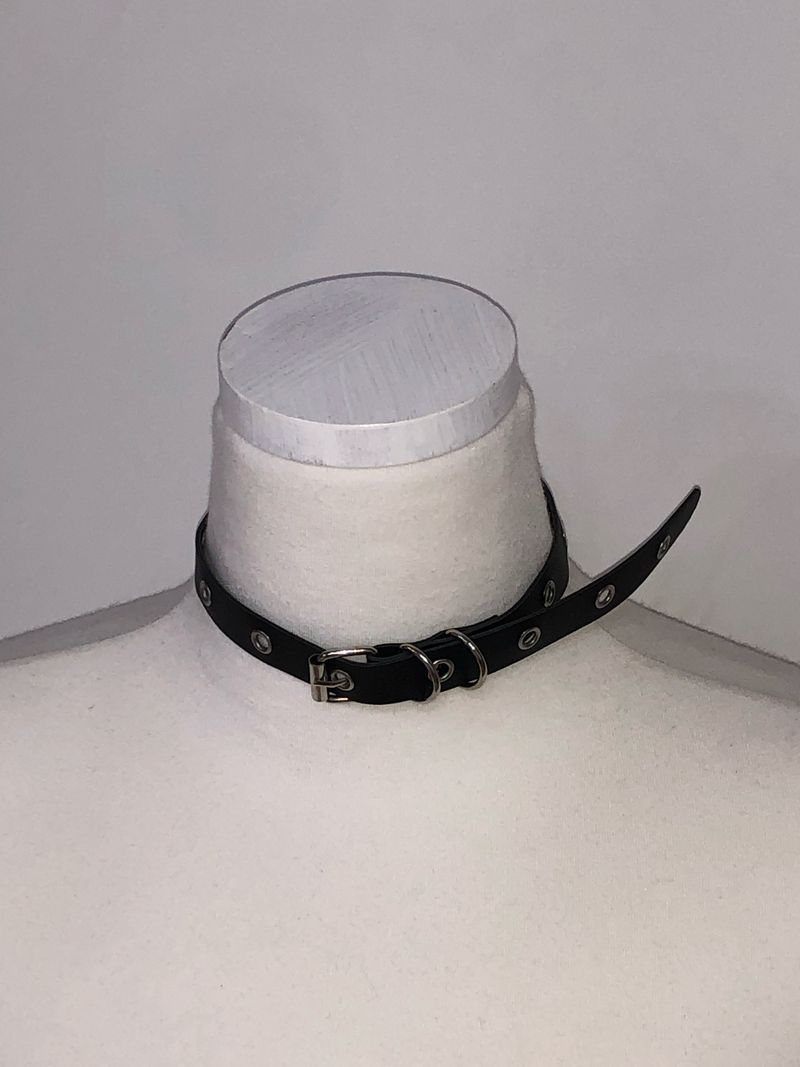 Eyelet Chain Choker