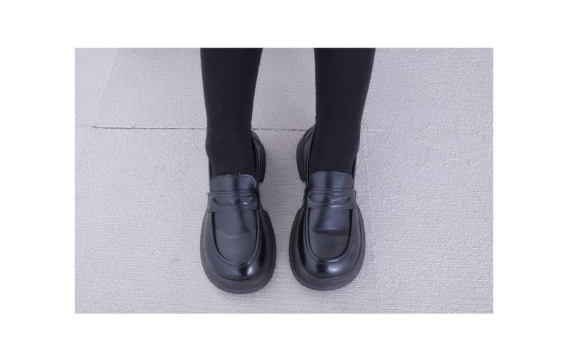 Preppy platform loafer